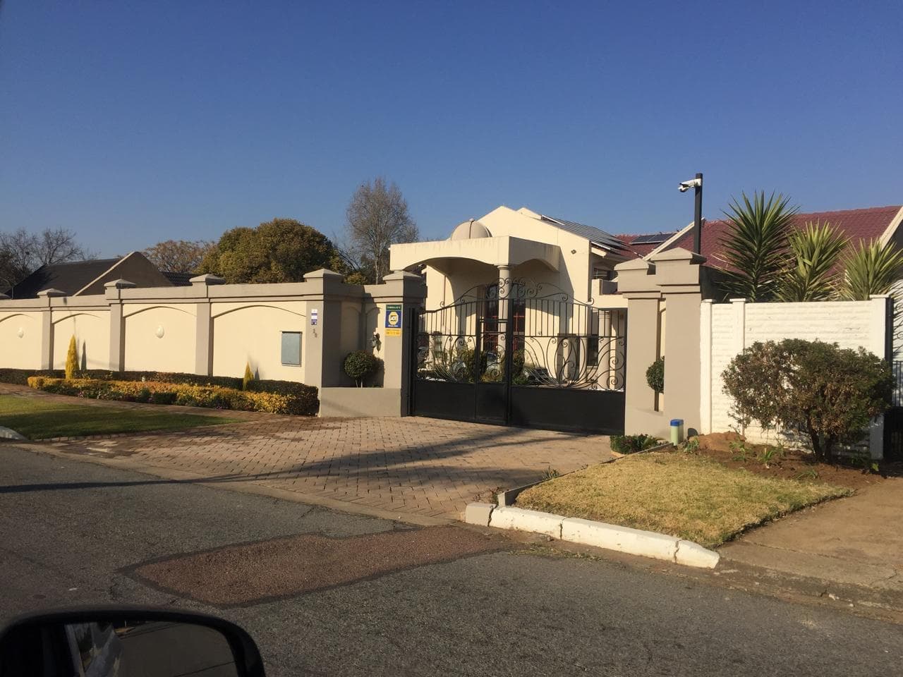 House Mr & Mrs Ramatsitsi